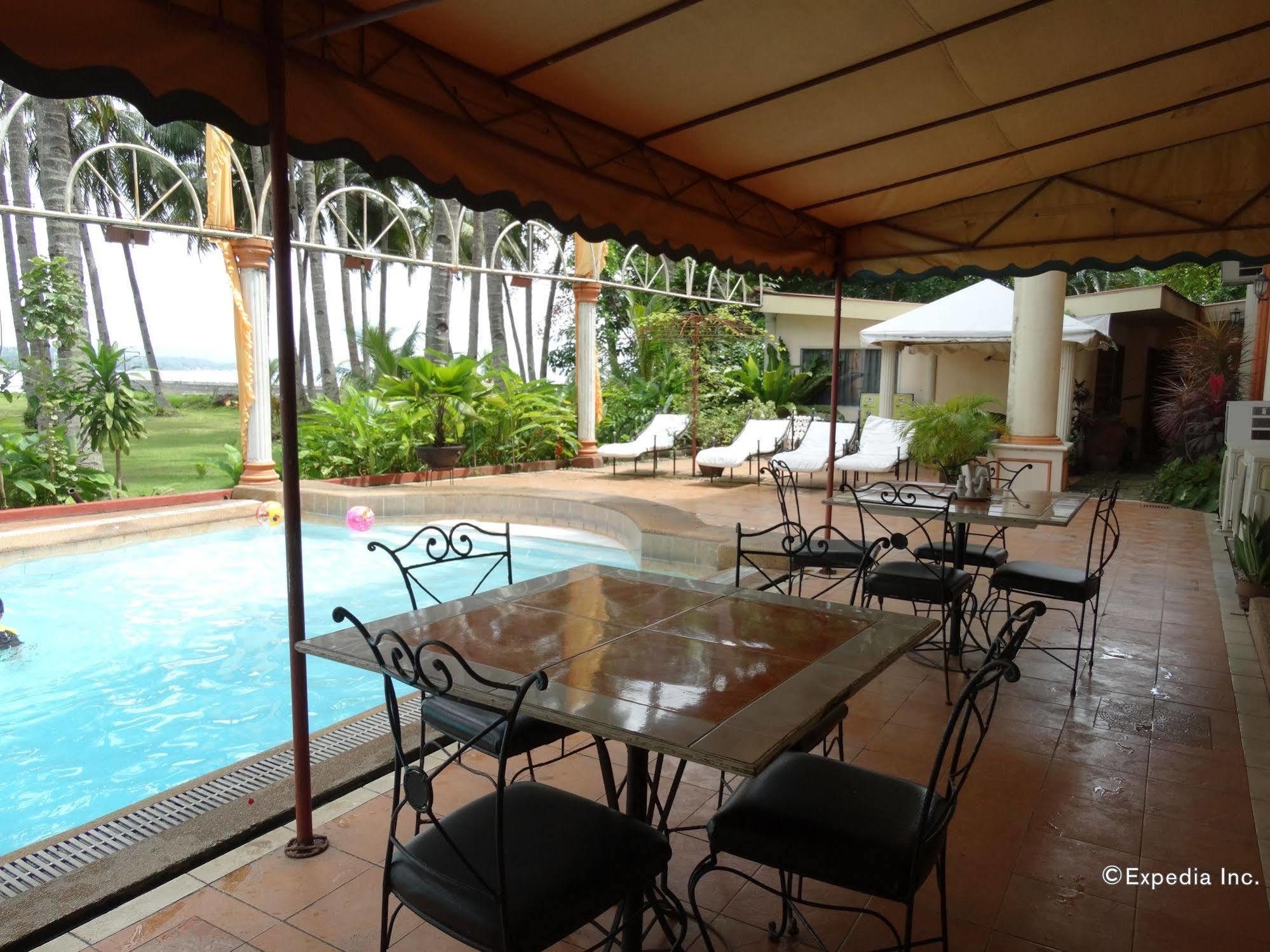 Chateau Del Mar Davao Exterior photo