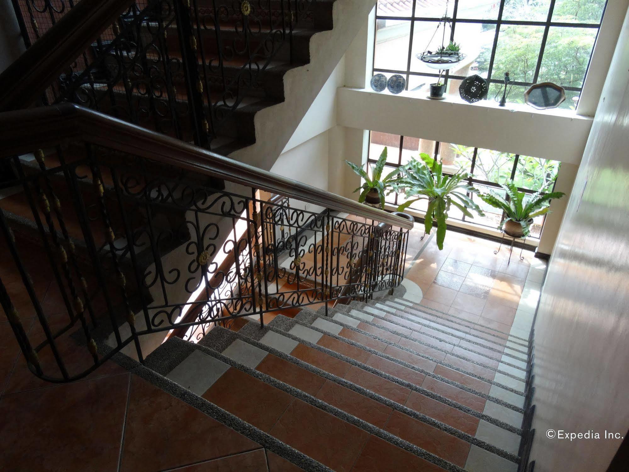 Chateau Del Mar Davao Exterior photo